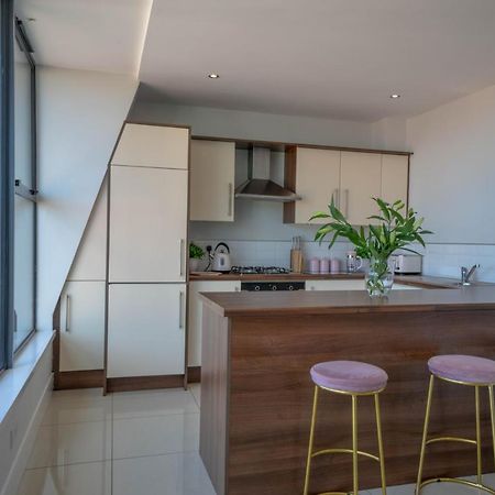 Rooftop Apartment At Queens Beautiful Views Belfast Exterior photo