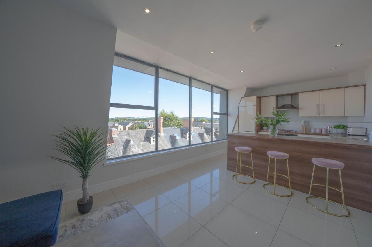 Rooftop Apartment At Queens Beautiful Views Belfast Exterior photo