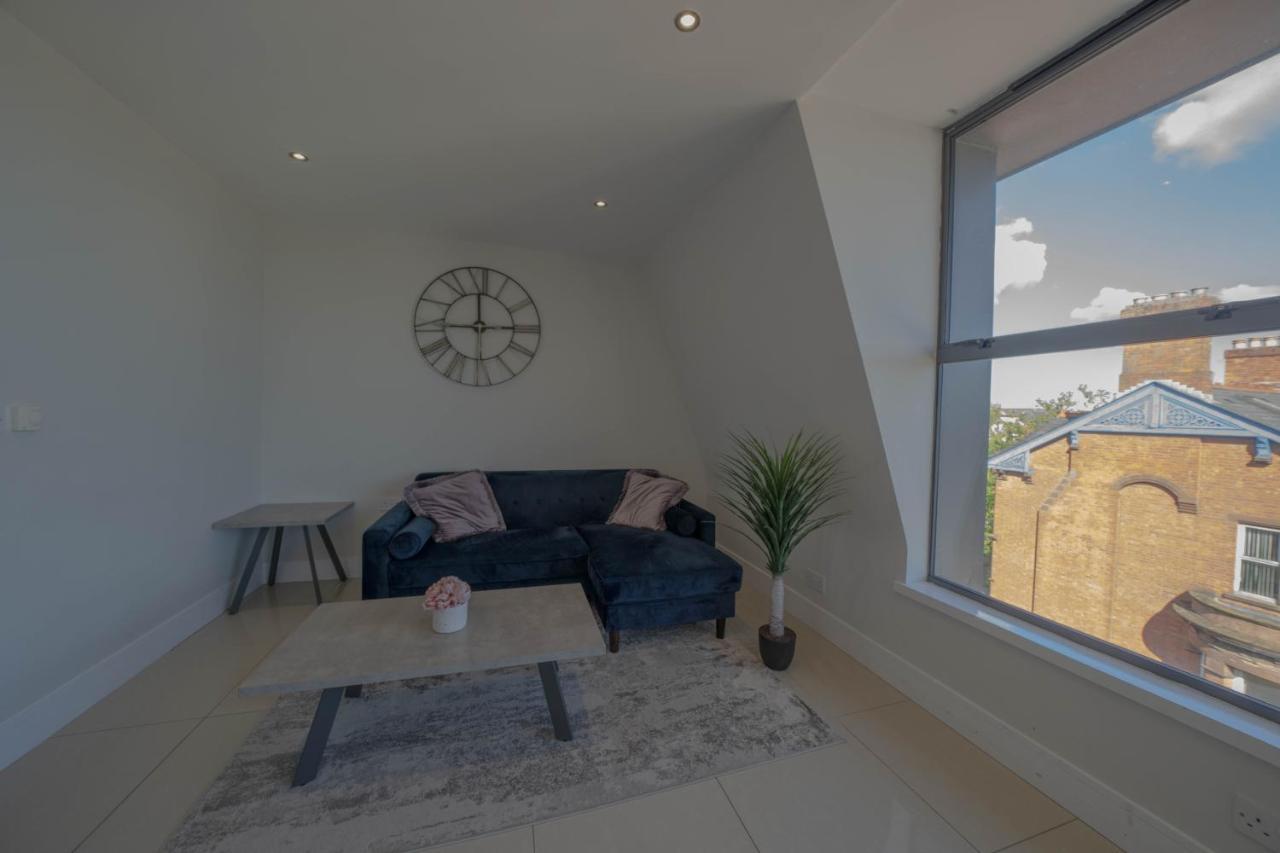 Rooftop Apartment At Queens Beautiful Views Belfast Exterior photo